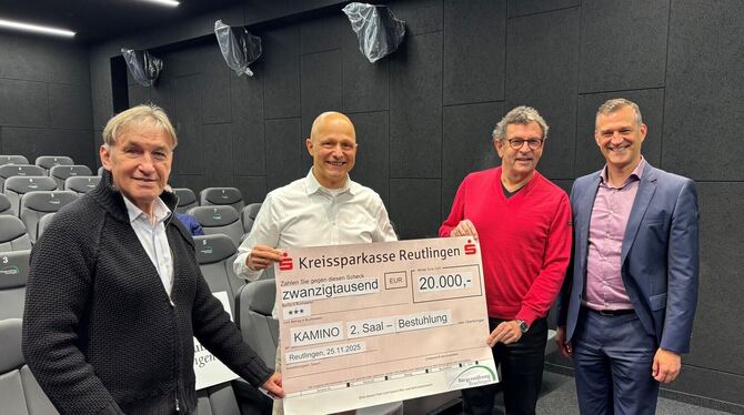 Spendenübergabe, Kamino Karl-Heinz Walter, Stiftungsratsvorsitzender (von links), Dr. Hans Hammann, Vorstandsvorsitzender, Dr. Ulrich Bausch, Aufsichtsr