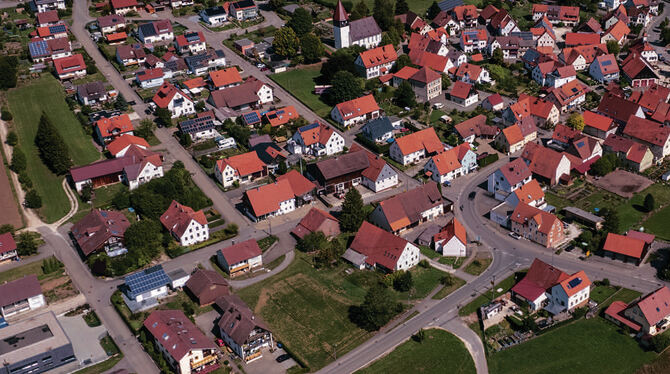 Luftbilder der Kispelgemeinden von einst und jetzt haben die Oldtimerfreunde für ihren Heimatkalender 2026 zusammengestellt.