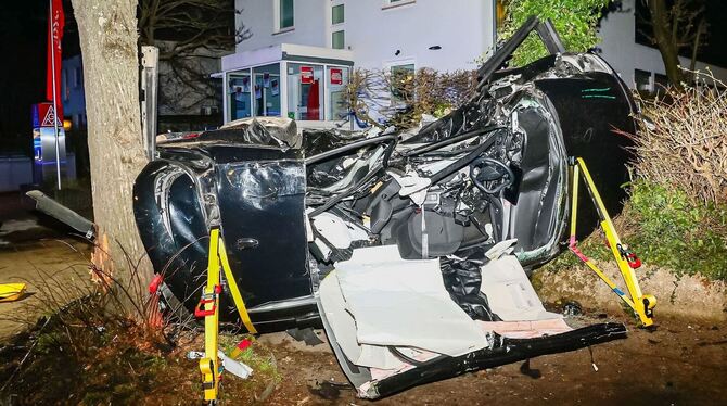 Schwerer Verkehrsunfall in Ludwigsburg - Zwei Tote