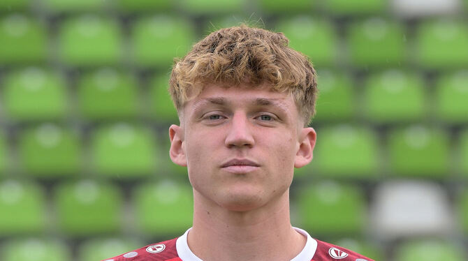 Tom Ruzicka kann in dieser Saison nicht mehr ins Geschehen  eingreifen. FOTO: BAUR