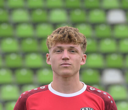 Tom Ruzicka kann in dieser Saison nicht mehr ins Geschehen  eingreifen. FOTO: BAUR