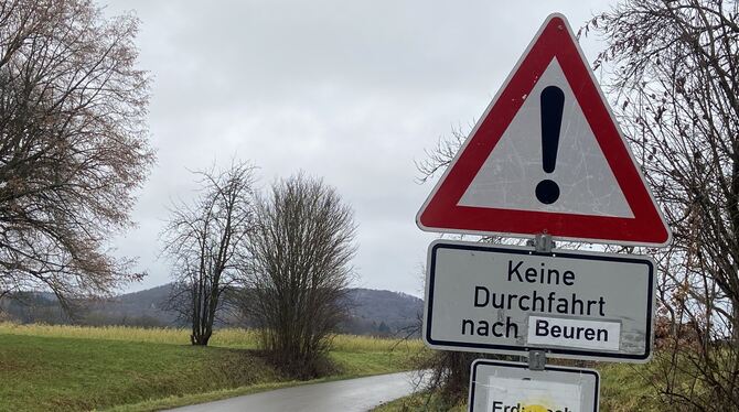 Seit einem Jahr ist die Straße von Belsen nach Beuren gesperrt. Das soll nach dem Willen der Stadtverwaltung auch so bleiben.