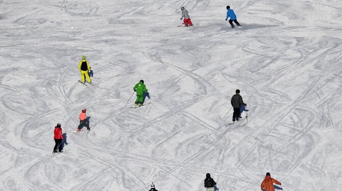 Jugendlicher stirbt bei Sturz neben einer Skipiste Jugendlicher stirbt bei Sturz neben einer Skipiste