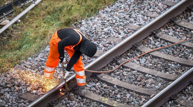 Bauarbeiten am Bahngleis Bauarbeiten am Bahngleis