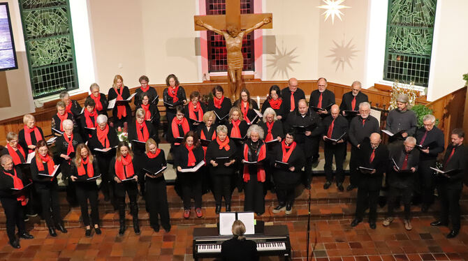 Adventskonzert Der Sängerbund Bernloch-Meidelstetten mit Projektchor begeisterte unter der Leitung von Christina Staneker beim Adventskonzert i