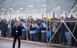 Bewohner des Flüchtlingslagers reagieren sehr emotional und mit »Germany«-Rufen auf den Besuch von Bundespräsident Steinmeier b