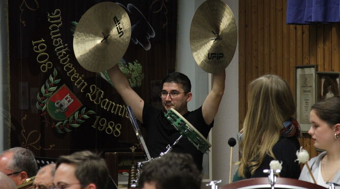 Jeder Schlag und jeder Ton sitzt: Ein Bild von der Probe des Musikvereins Wannweil fürs Weihnachtskonzert am Samstag, 13. Dezemb