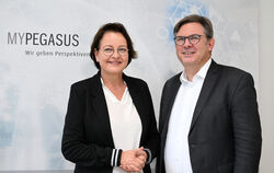 Projektleiterin Michaela Uhrig und Geschäftsführer Martin Rosemann von der Reutlinger Transfergesellschaft Mypegasus.