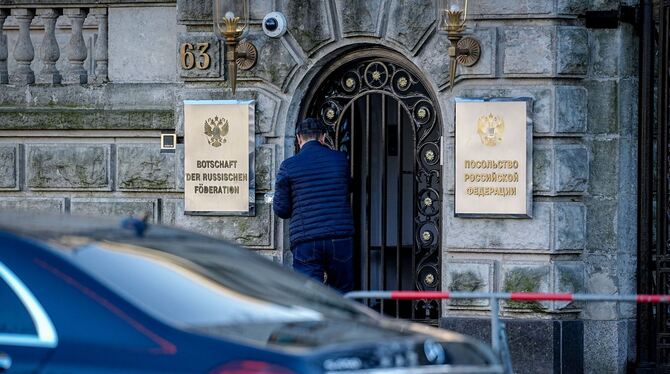 Bundesregierung bestellt russischen Botschafter ein Bundesregierung bestellt russischen Botschafter ein