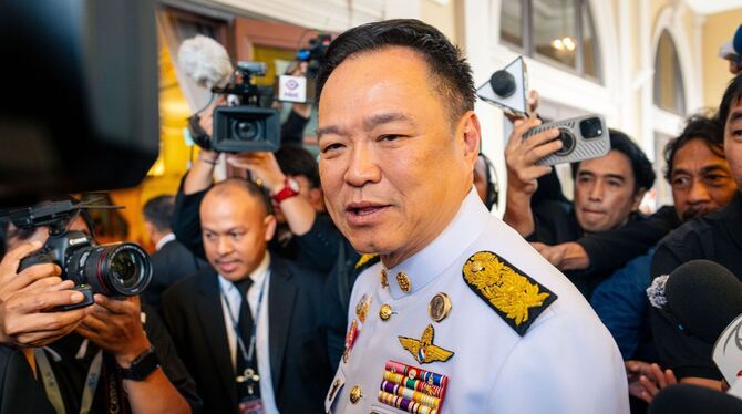 Thailands Ministerpräsident Charnvirakul Thailands Ministerpräsident Charnvirakul