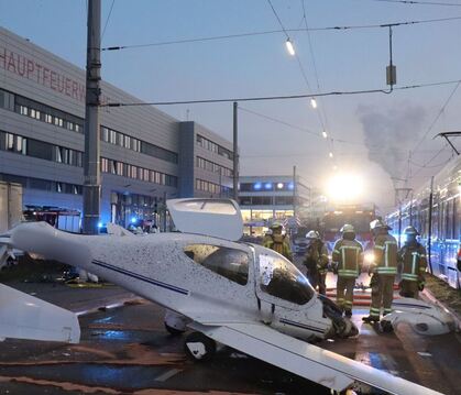 Flugzeug in Stadtgebiet von Mannheim notgelandet
