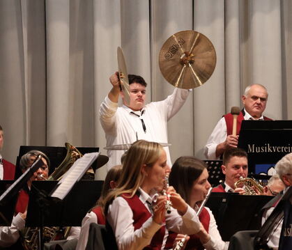 Der Musikverein Eningen zeigt seine musikalische Klasse beim Jahresabschlusskonzert.