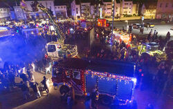 Ein Lichterkonvoi sorgte in Metzingen für Weihnachtsstimmung.