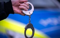 Handschellen Symbolbild