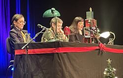 Katharina Thalbach (Mitte) las mit Tochter Anna (links) und Enkelin Nellie Weihnachtsgeschichten im Stuttgarter Theaterhaus.