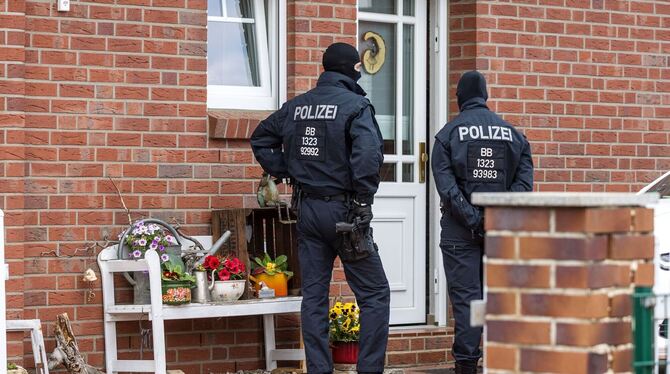 Rechte Terrorzelle? Junge Verdächtige angeklagt Rechte Terrorzelle? Junge Verdächtige angeklagt