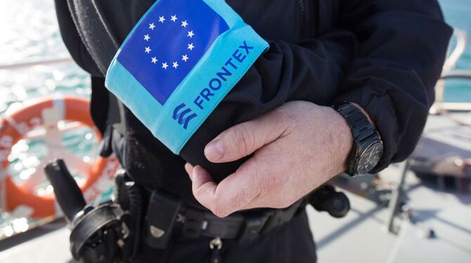 Beamter der EU-Grenzschutzagentur Frontex Beamter der EU-Grenzschutzagentur Frontex