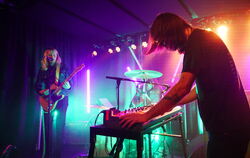 Elektronischer Gitarrenschrei und Trommelwahn: Odd Couple.