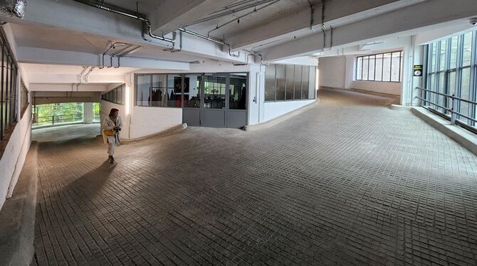 Die Kantgaragen waren, gemessen auch an heutigen Verhältnissen, sehr großzügig und aufwendig ausgeführt worden. Heute (Foto) ist