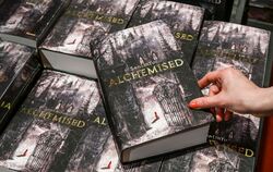 Buch »Alchemised« von Autorin SenLinYu