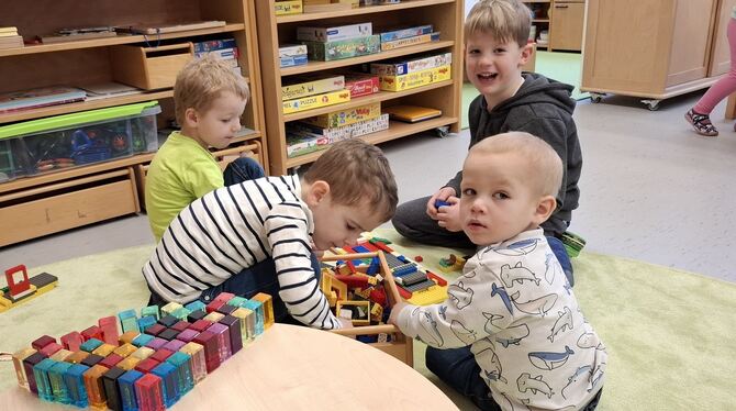Kindergarten Hausen Trochtelfingen Sanierung Der neue Gruppenraum ist prima: Während des Umbaus des Kindergarten Hausen waren die Jungen und Mädchen in der Mehrzweckhalle un