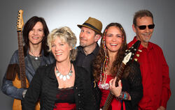 Crimson Delight spielen am Sonntagmittag erstmals im Pappelgarten.