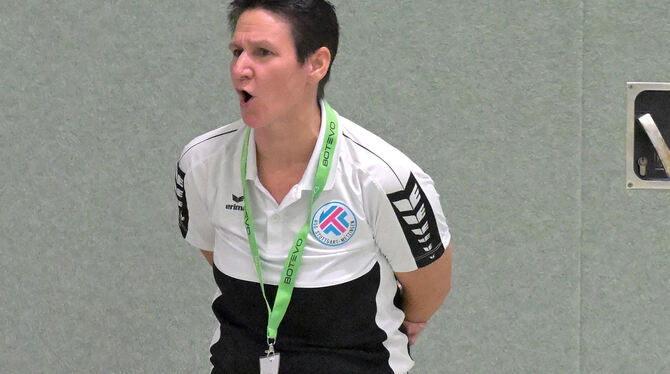 Gibt bei Stuttgart-Metzingen bei der zweiten Mannschaft und der A-Jugend die Kommandos: Vroni Goldammer.  FOTO: BAUR