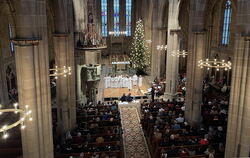 Volle Bänke bei einem der letzten Weihnachtsgottesdienste in der  Reutlinger Marienkirche.  FOTO: MEYER