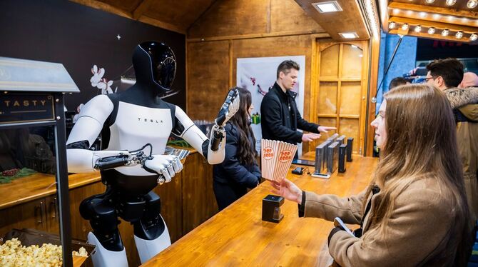 Vorstellung des humanoiden Tesla-Roboters »Optimus« Vorstellung des humanoiden Tesla-Roboters »Optimus«