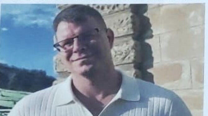 Alexander Rukeltukel - hier das abfotografierte Bild von seinem Flyer - will Bürgermeister in Dettingen werden.