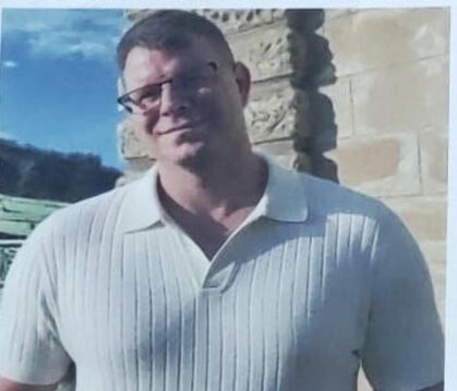 Alexander Rukeltukel - hier das abfotografierte Bild von seinem Flyer - will Bürgermeister in Dettingen werden.