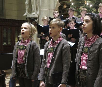 Der Tölzer Knabenchor begeisterte in der Bad Uracher Amanduskirche mit Chorgesang und solistischen Leistungen.