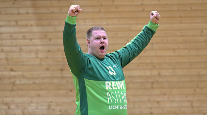 Pariert im Prestige-Derby18 Würfe: SG-Torwart Noah Fischer.  FOTOS: BAUR