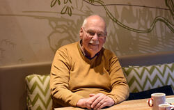 Professor Dr. Gotthilf Hiller hat kürzlich das Bundesverdienstkreuz erhalten. Mit seinem »Führerscheinprojekt« gibt er jungen Me