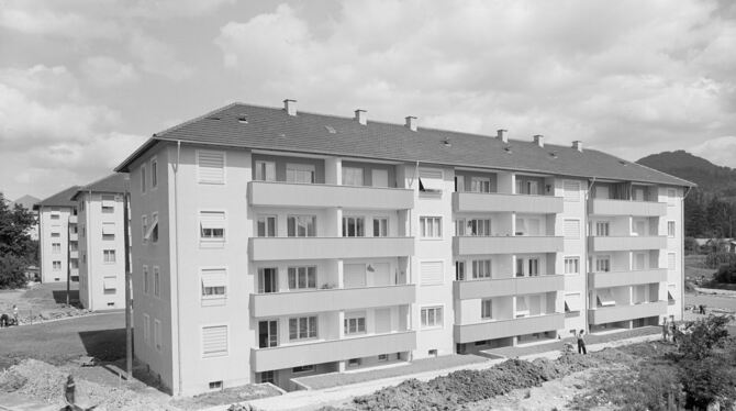 S 105/5 P Nr. 1953/3354/3 (1953 - GWG-Siedlung): wo stehen diese,S 105/5 P Nr. 1953/3354/3 (1953 - GWG-Siedlung): wo stehen dies 1953 – GWG-Siedlung): Wo stehen diese Mehrfamilienhäuser? Das Stadtarchib tippt auf die Betzenried-Siedlung. ist diese Annahme k