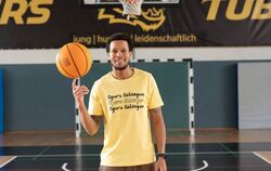 Die zweite Tübinger Nachverpflichtung Larry Thomas wir beim Spiel in Bremerhaven noch fehlen.