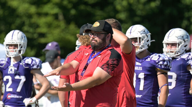 Head Coach Michael Häring (rechts) übt seit Oktober eine Vollzeitstelle bei den SSV Reutlingen 05 Eagles aus.  FOTO: BAUR