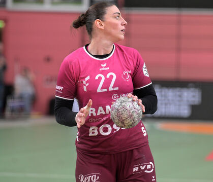 Duplizität der Ereignisse: Wie schon vor Weihnachten gegen Oldenburg erzielt Metzingens Rückraumspielerin Gabriela Bitolo auch g