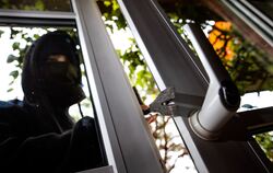 Gestelltes Symbolbild Einbruch