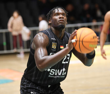 Melkisedek Moreaux haben in der Schlussminute der regulären Spielzeit an der Freiwurflinie die Nerven verlassen.