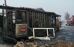 Dieses Gebäude in der Ulmer Straße von Mehrstetten wurde ein Raub der Flammen.