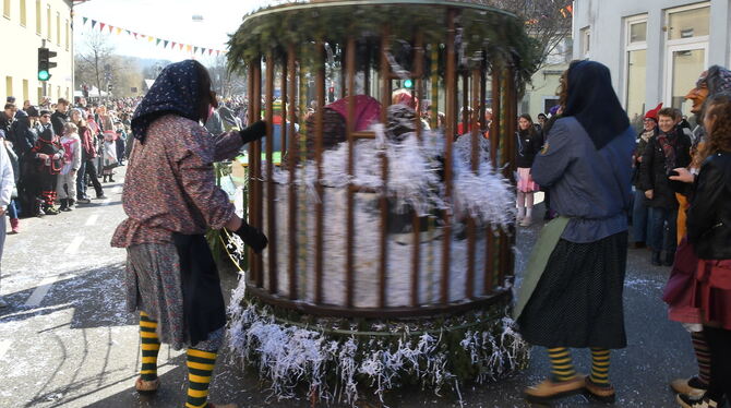 Fasnet Jetzt dreht sich wieder sechseinhalb Wochen lang das närrische Karussell