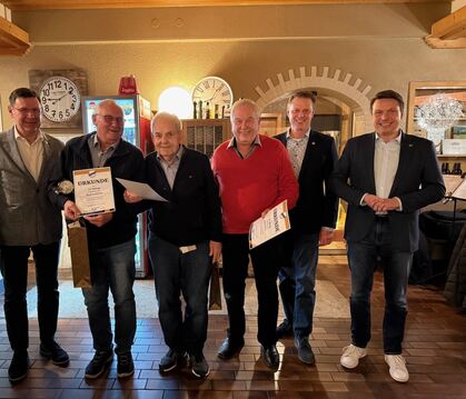 Ehrungen für langjährige Vereinstreue beim TSV Undingen (von links): Martin Vöhringer, Hans Leibfritz, Walter Leibfritz, Hans Wi