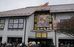 Das Aquarell »Die Anbetung« wurde als letztes Fenster des Gomadinger Adventskalenders dieses Jahres enthüllt.  FOTO: LENK