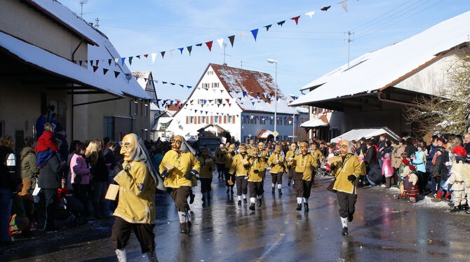 Die gelben Tischlesrucker bereichern jeden Umzug.