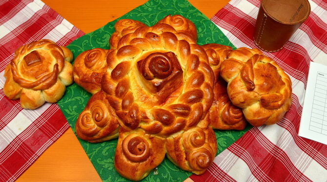 Das Objekt der Begierde: Die Würfelspiele am Mutscheltag drehen sich in alter Tradition um dieses Hefeteiggebäck - die Mutschel.