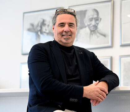 Erhard Wezel  hat sich vorgenommen, seine Französisch-Kenntnisse zu verbessern und kulturelle Veranstaltungen zu besuchen.