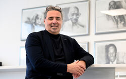 Erhard Wezel  hat sich vorgenommen, seine Französisch-Kenntnisse zu verbessern und kulturelle Veranstaltungen zu besuchen.