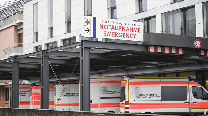 Im Ernstfall benötigt die Bundeswehr rund 15.000 Krankenhausplätze in den deutschen Kliniken.  FOTO: DPA