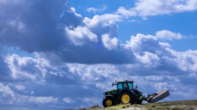 Feldarbeiten bei trockenem Wetter